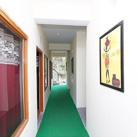 Oyo 13728 Hotel Kempty Valley View Hotel & Restaurant Мусори Екстериор снимка