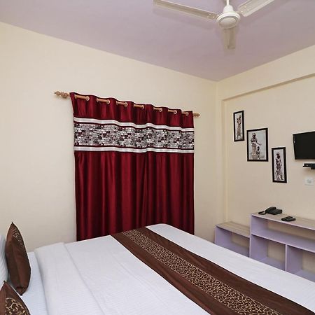 Oyo 13728 Hotel Kempty Valley View Hotel & Restaurant Мусори Екстериор снимка