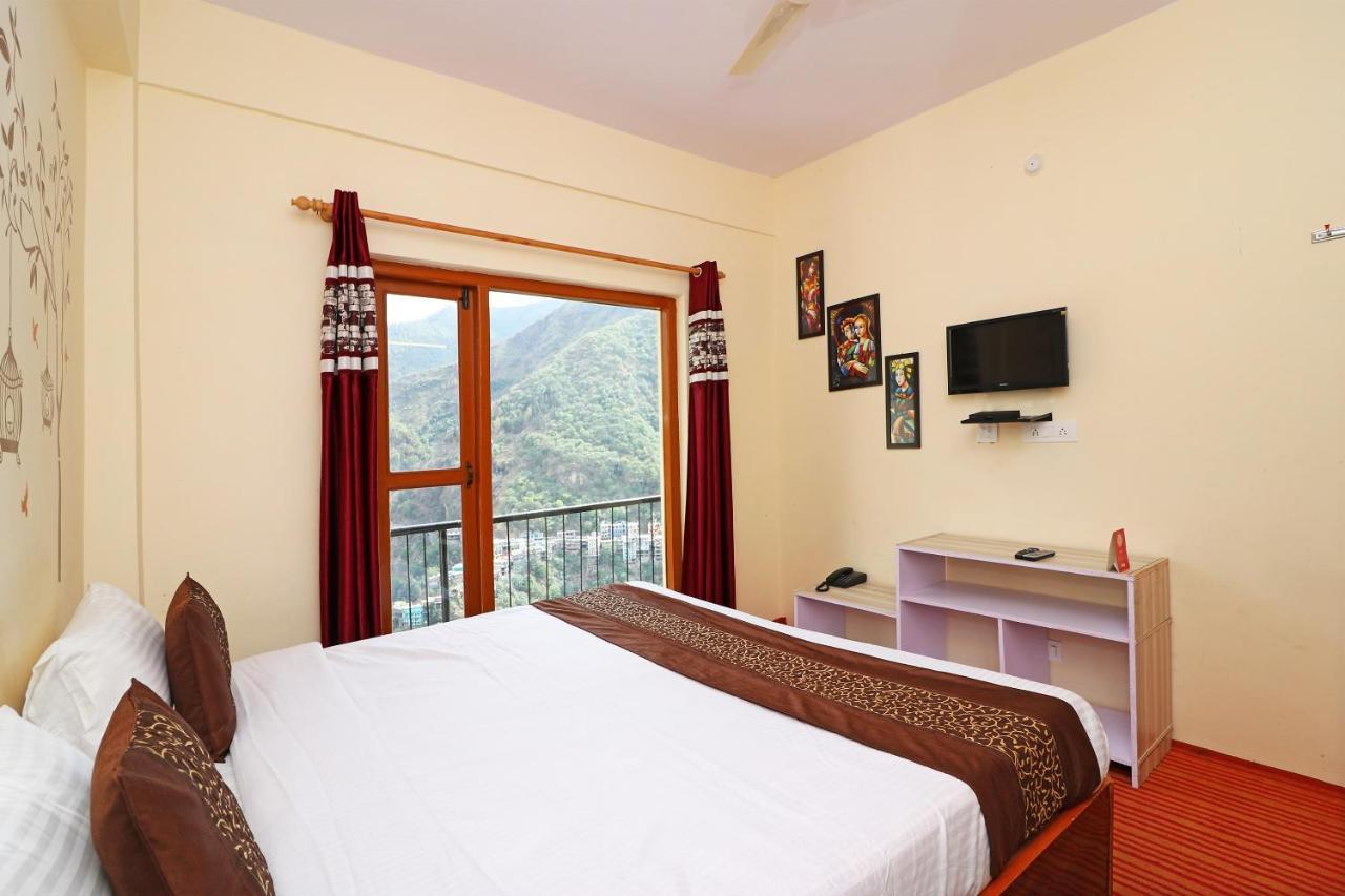 Oyo 13728 Hotel Kempty Valley View Hotel & Restaurant Мусори Екстериор снимка