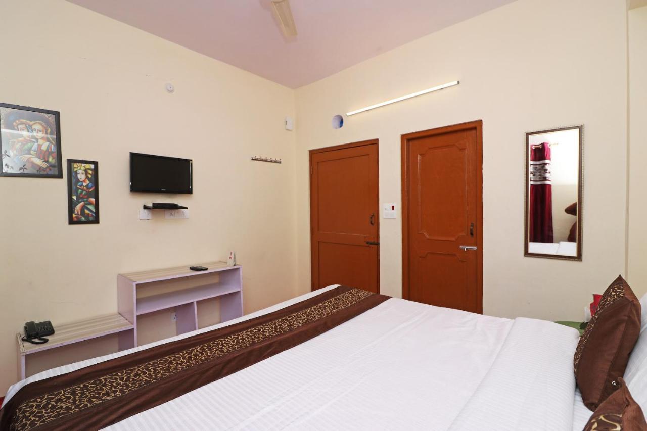 Oyo 13728 Hotel Kempty Valley View Hotel & Restaurant Мусори Екстериор снимка