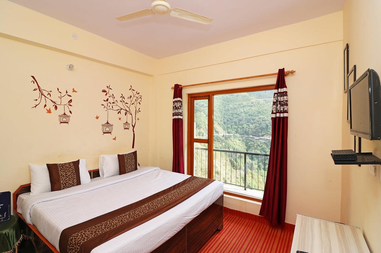 Oyo 13728 Hotel Kempty Valley View Hotel & Restaurant Мусори Екстериор снимка