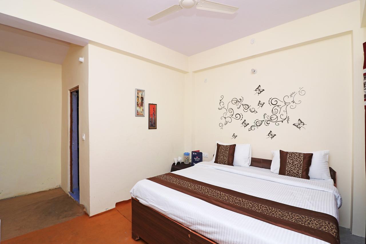 Oyo 13728 Hotel Kempty Valley View Hotel & Restaurant Мусори Екстериор снимка