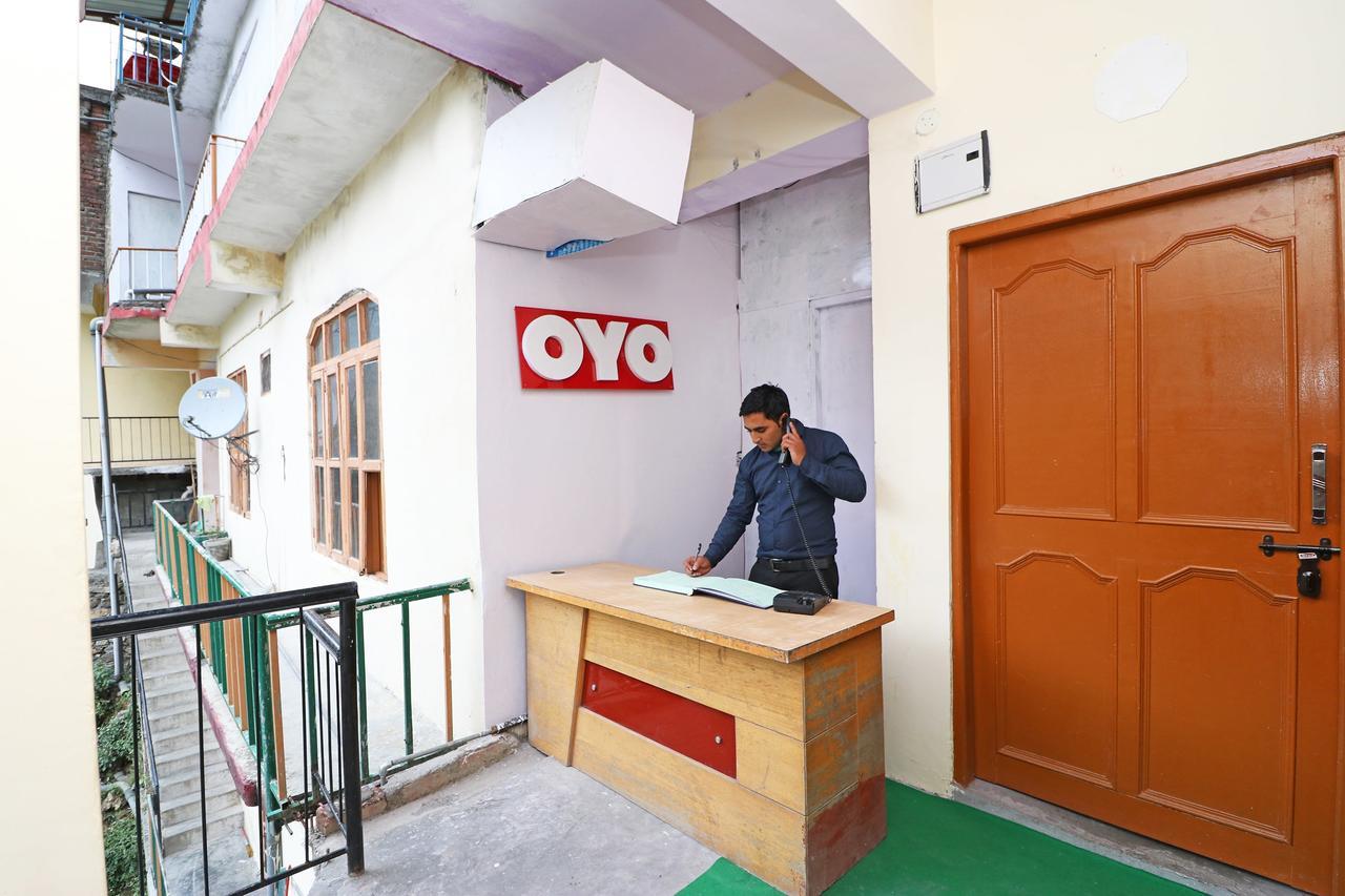 Oyo 13728 Hotel Kempty Valley View Hotel & Restaurant Мусори Екстериор снимка