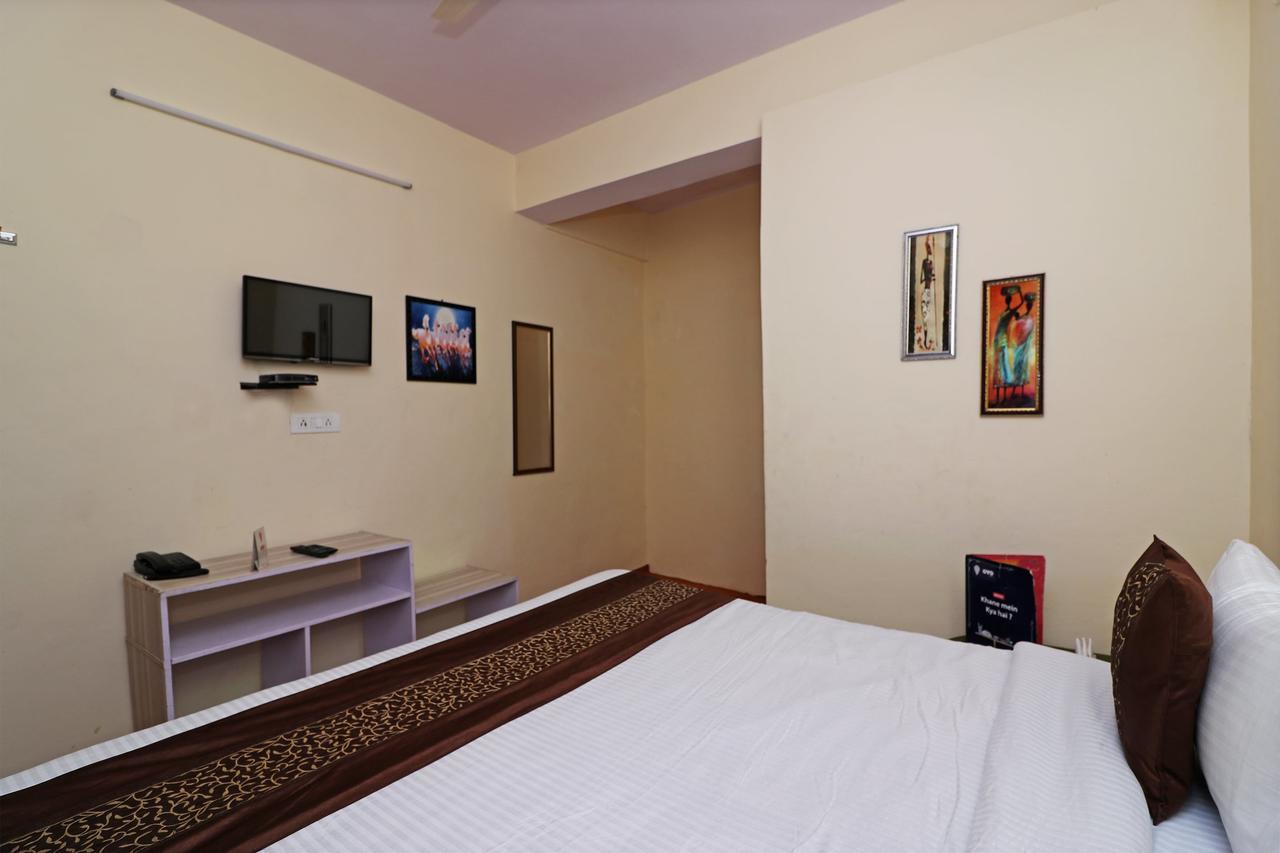 Oyo 13728 Hotel Kempty Valley View Hotel & Restaurant Мусори Екстериор снимка