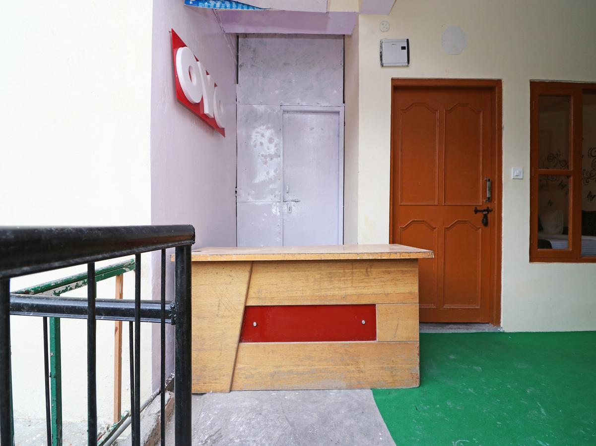 Oyo 13728 Hotel Kempty Valley View Hotel & Restaurant Мусори Екстериор снимка