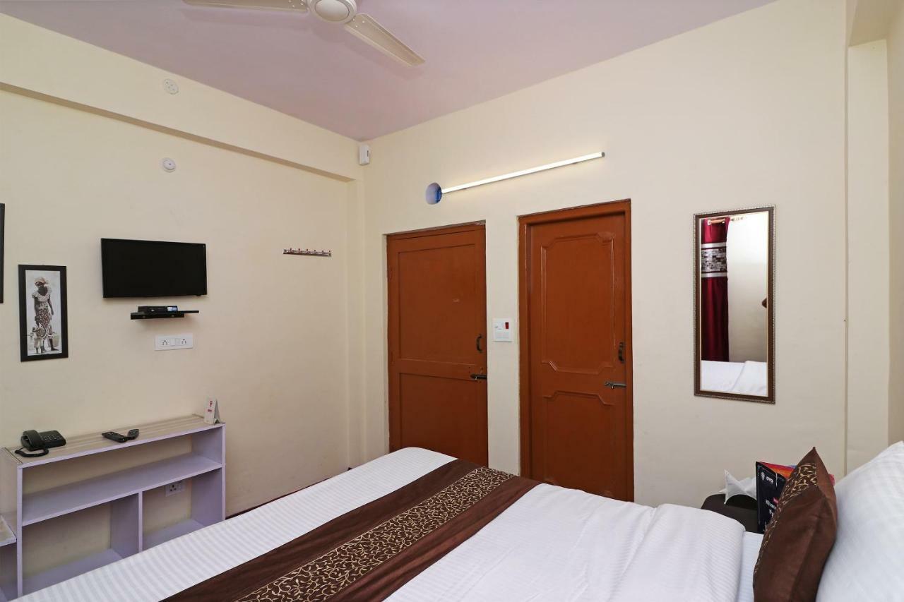 Oyo 13728 Hotel Kempty Valley View Hotel & Restaurant Мусори Екстериор снимка