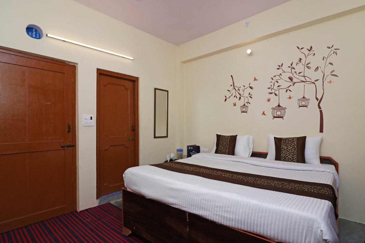 Oyo 13728 Hotel Kempty Valley View Hotel & Restaurant Мусори Екстериор снимка